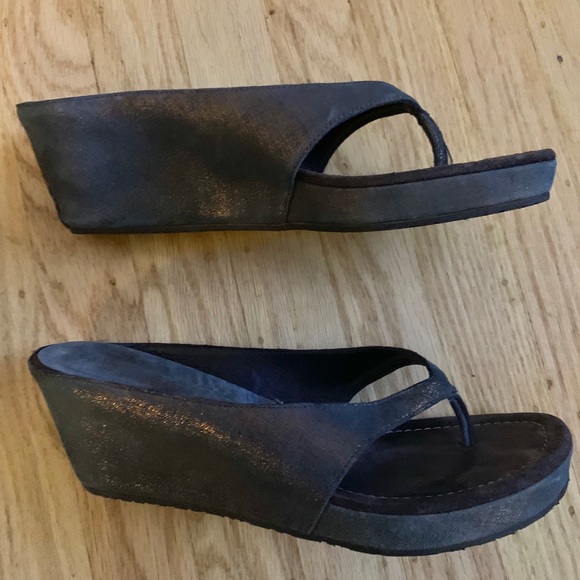 donald pliner wedge sandals - Picture 2 of 5